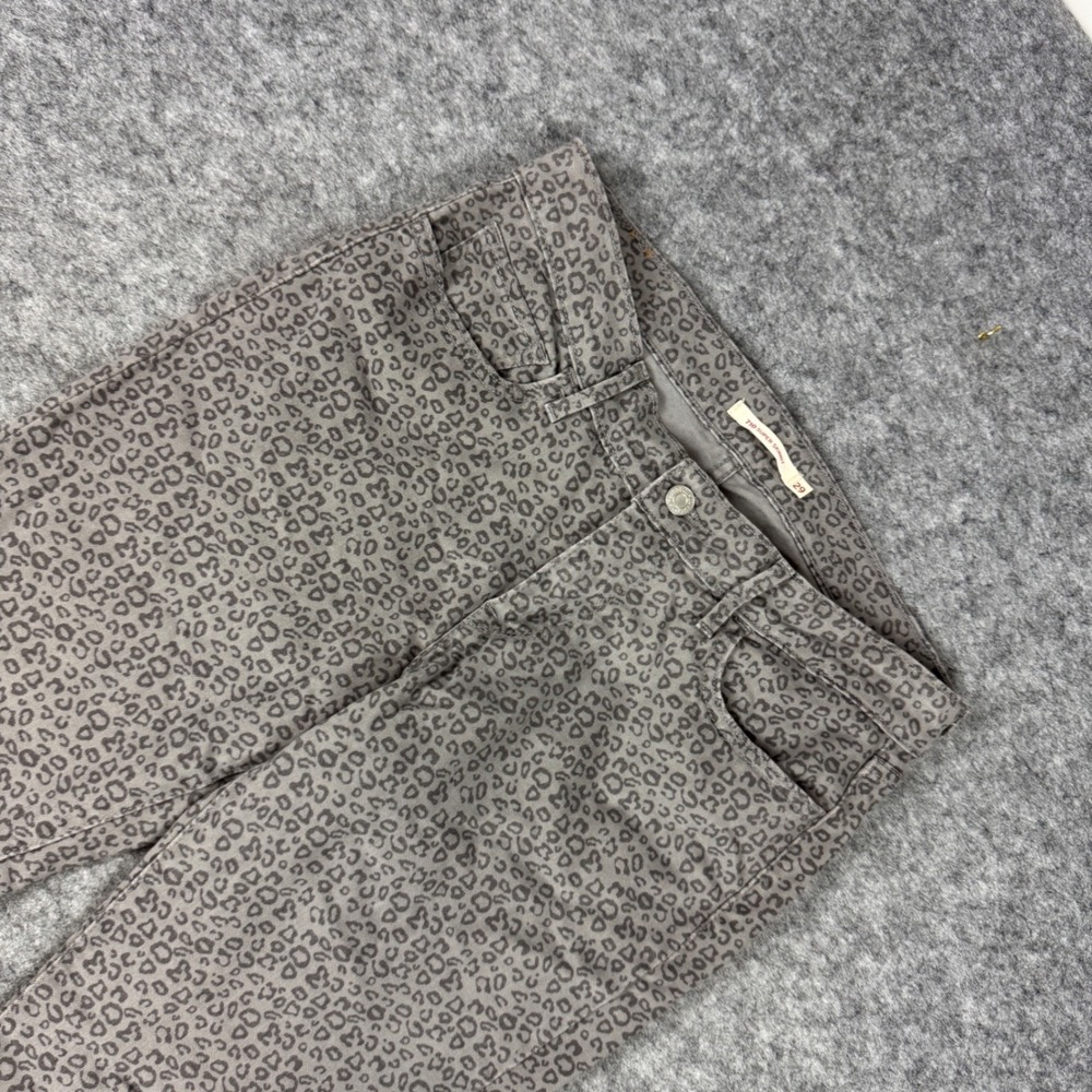 Levis 710 Super Skinny Jeans Womens 29 Grey Leopard Print Denim Pants